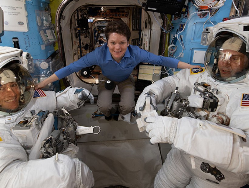 NASA покаже вихід астронавтів у відкритий космос у прямому ефірі NASA покаже вихід астронавтів у відкритий космос у прямому ефірі - зображення