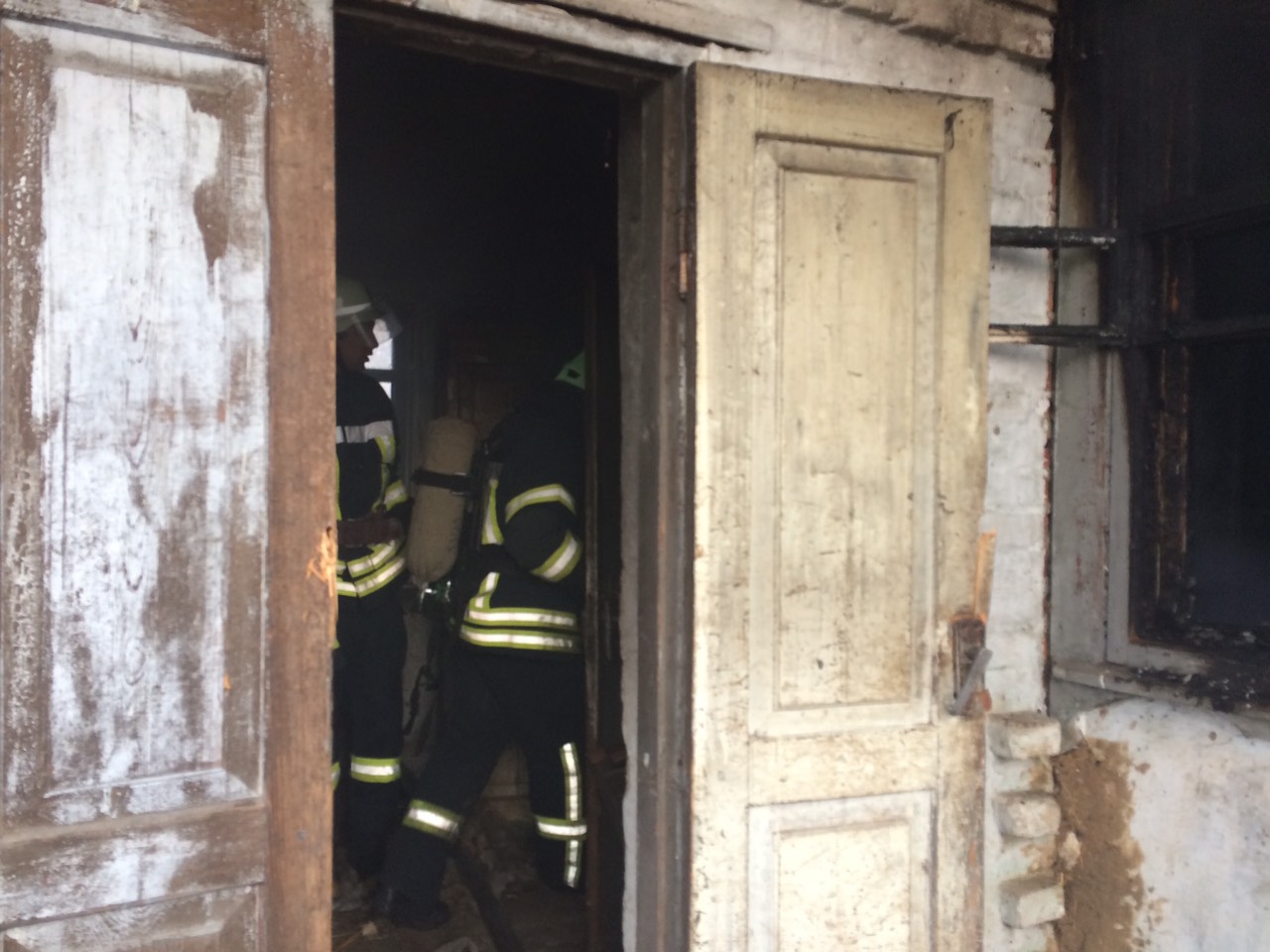 В Савинцях на Київщині горів житловий будинок - IMG ea7fe171586842c8637cbc16e345a9ed V prygody, pozhezhi, novyny, kyyivshhyna В Савинцях на Київщині горів житловий будинок - - IMG ea7fe171586842c8637cbc16e345a9ed V