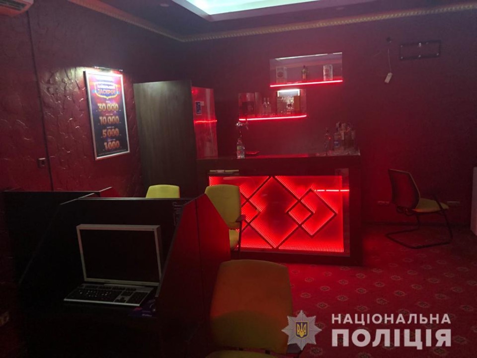 У Василькові викрили черговий незаконний салон грального бізнесу 69405931_2424554080933083_4144808113981095936_n У Василькові викрили черговий незаконний салон грального бізнесу