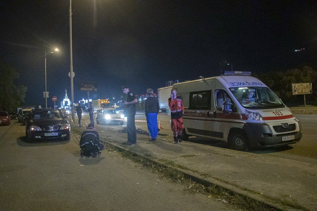Знайшли вбивцю чоловіка, якого викинули із автомобіля перерізавши горло - Trup 4 1 ukrayina, novyny, kryminal, kyyivshhyna Знайшли вбивцю чоловіка, якого викинули із автомобіля перерізавши горло - - Trup 4 1