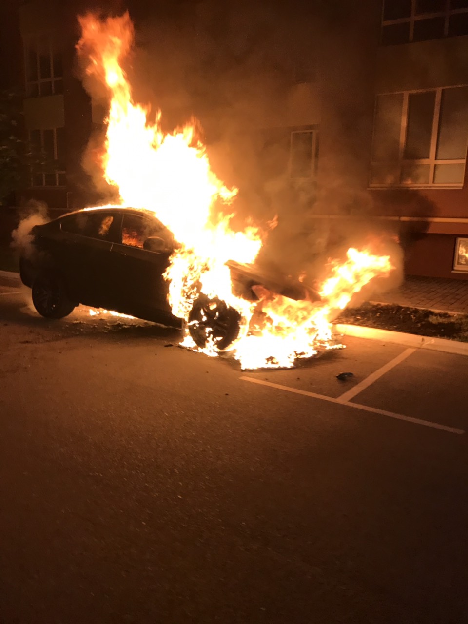 У Софіївській Борщагівці згоріло авто - 16.08.2019 yzobrazhenye_viber_2019-08-16_09-32-00 У Софіївській Борщагівці згоріло авто - 16.08.2019