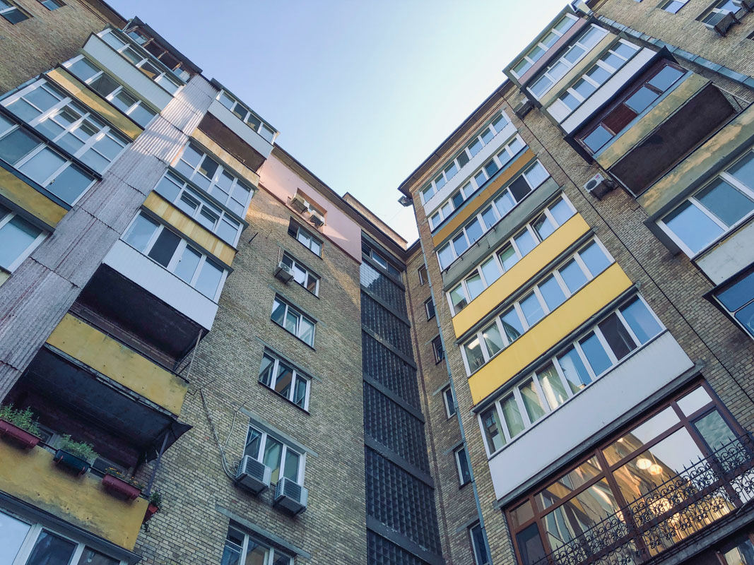 У Києві 82-річна бабуся випала із вікна 8 поверху - suitsid 6 iz 7 novyny, kryminal, kyyivshhyna У Києві 82-річна бабуся випала із вікна 8 поверху - - suitsid 6 iz 7