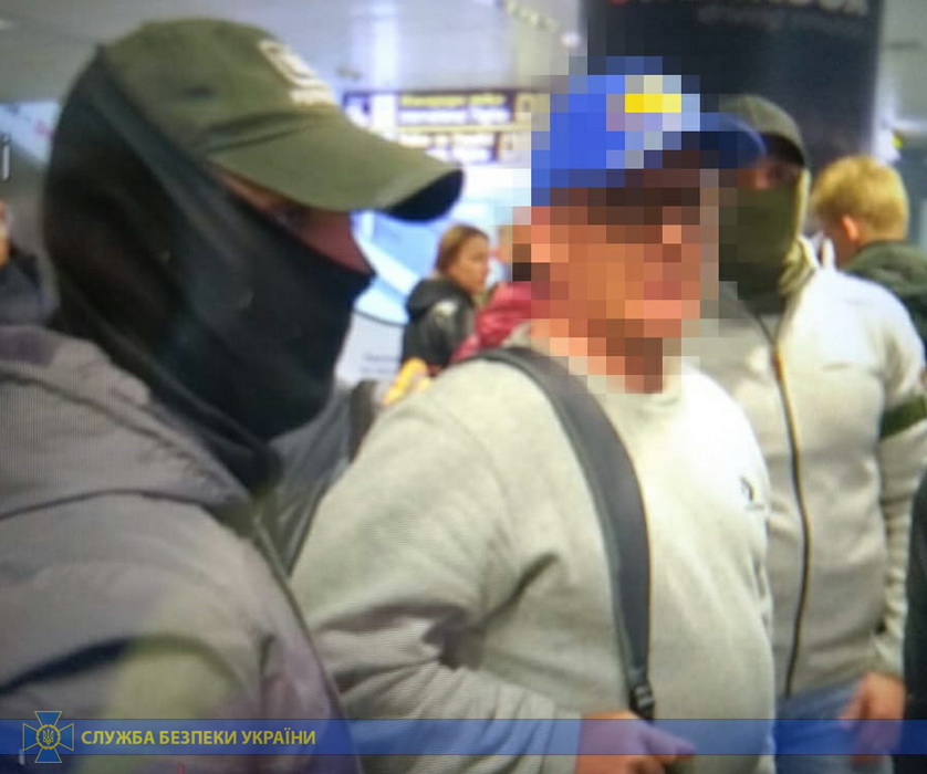 У аеропорту "Бориспіль" затримали екс-заступника глави Мінекономіки - 73005979 2507861286110528 8055907322012106752 n ukrayina, novyny, kryminal, kyyivshhyna, boryspil У аеропорту "Бориспіль" затримали екс-заступника глави Мінекономіки - - 73005979 2507861286110528 8055907322012106752 n