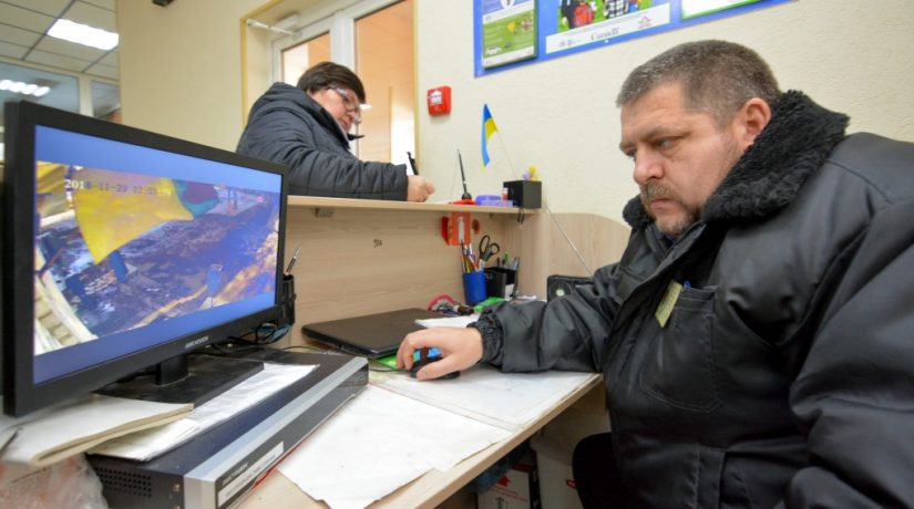 Школи Києва охоронятиме "Муніципальна охорона" - 81079 825x460 novyny, kyyivshhyna Школи Києва охоронятиме "Муніципальна охорона" - - 81079 825x460