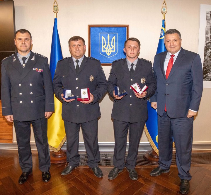 «За відвагу в службі»: міністр Аваков нагородив ірпінських поліцейських, які брали участь у пошуку викраденого у Коцюбинському немовляти