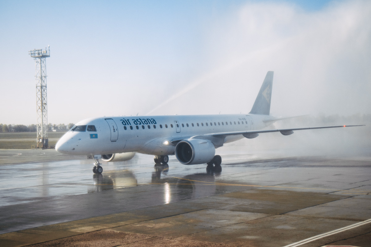 У "Борисполі" чекали на особливий літак, а прибув звичайний - airastana 1 iz 1 2 ukrayina, novyny, kyyivshhyna, boryspil У "Борисполі" чекали на особливий літак, а прибув звичайний - - airastana 1 iz 1 2