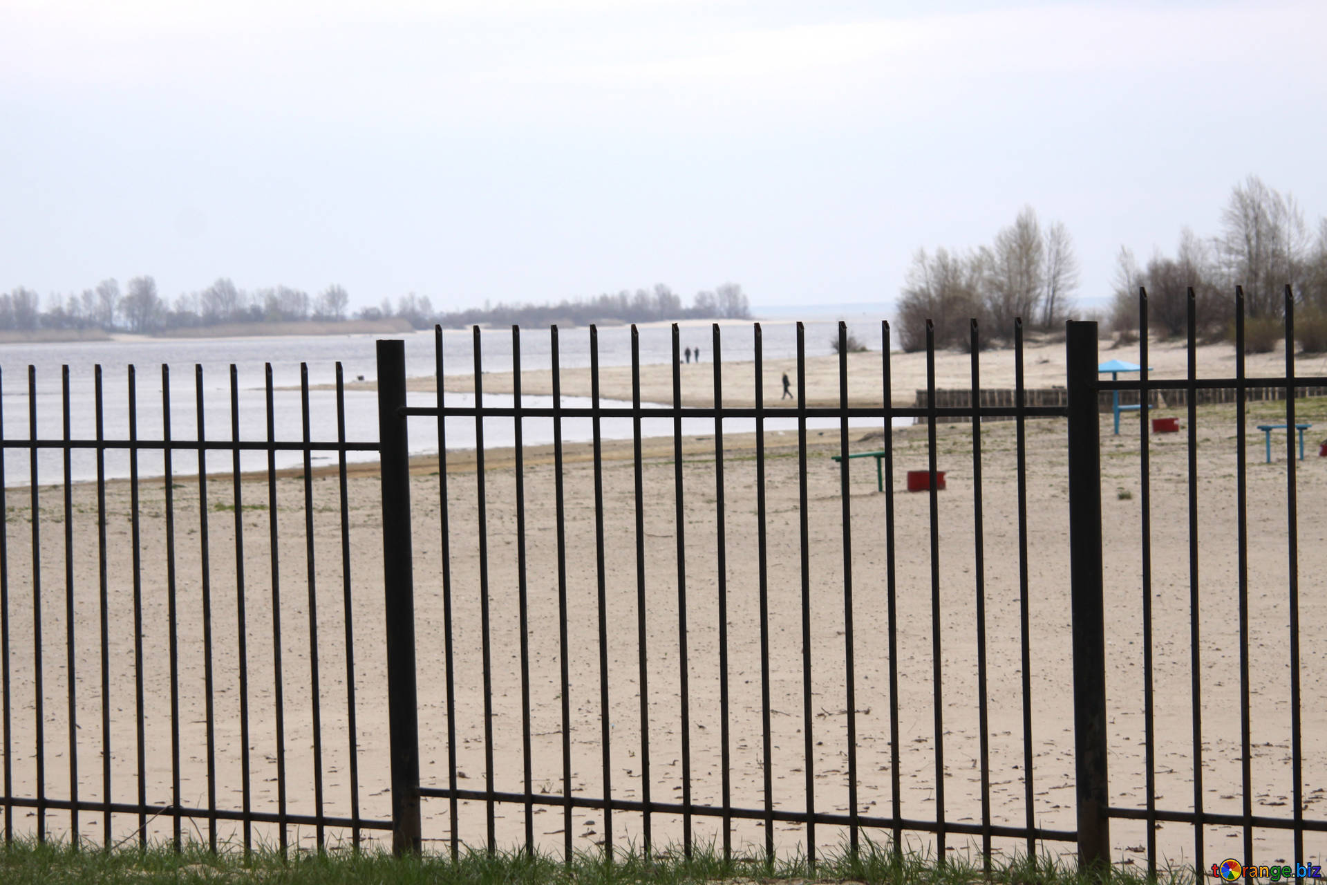 Рада заборонила встановлювати паркани на березі річок та озер - security metal fences beach fence 5180 ukrayina, novyny, kyyivshhyna Рада заборонила встановлювати паркани на березі річок та озер - - security metal fences beach fence 5180