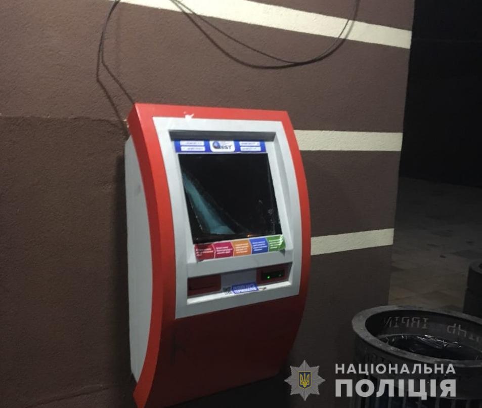 Житель Ірпеня намагався обікрасти платіжний термінал - terminal prygody, novyny, kryminal, irpin Житель Ірпеня намагався обікрасти платіжний термінал - - terminal
