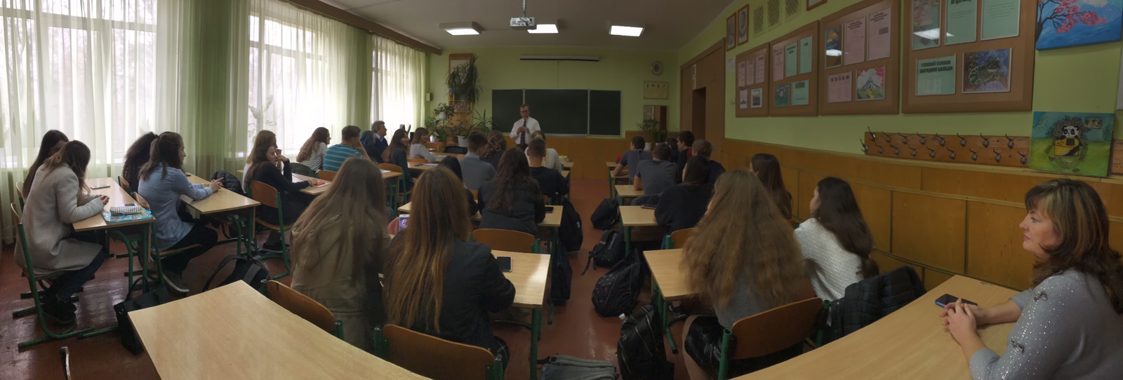 Учні шкіл Броварів зустрілися з представником американського міста-побратима Рокфорда - yzobrazhenye viber 2019 10 22 15 08 334 suspilstvo, novyny, kyyivshhyna-suspilstvo, kyyivshhyna, brovary Учні шкіл Броварів зустрілися з представником американського міста-побратима Рокфорда - - yzobrazhenye viber 2019 10 22 15 08 334
