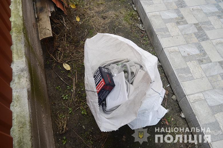 У столиці "на гарячому" затримали крадіїв з Київщини та Черкащини dar3 У столиці "на гарячому" затримали крадіїв з Київщини та Черкащини