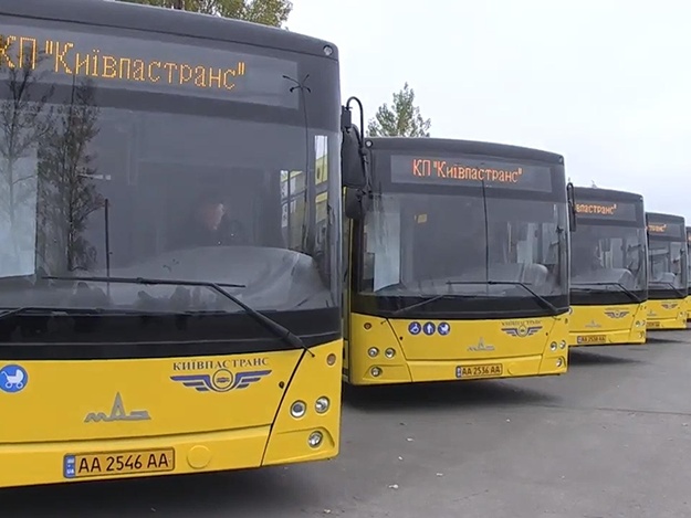У Новорічну ніч громадський транспорт Києва працюватиме довше