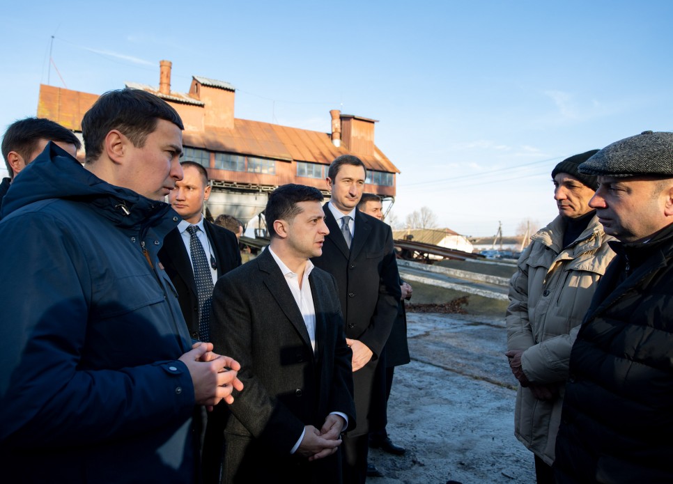 Зеленський на Обухівщині спілкувався з місцевими аграріями про наболіле - 15fc49319e960bc9f2dfcb52ed6eda28 1576662257 extra large obuhiv, novyny, kyyivshhyna-suspilstvo Зеленський на Обухівщині спілкувався з місцевими аграріями про наболіле - - 15fc49319e960bc9f2dfcb52ed6eda28 1576662257 extra large