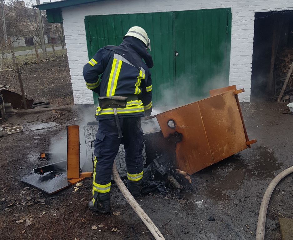В смт Володарка паління у ліжку призвело до пожежі (відео) 20191212_132704 В смт Володарка паління у ліжку призвело до пожежі (відео)