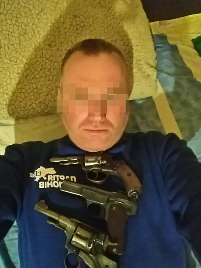 Яготинця, який стріляв по поліцейським затримали в Полтавській області (відео) - 650x867 yagotyn, ukrayina, novyny, kryminal, kyyivshhyna Яготинця, який стріляв по поліцейським затримали в Полтавській області (відео) - - 650x867
