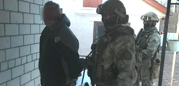 Яготинця, який стріляв по поліцейським затримали в Полтавській області (відео) - 79932500 2668280249893797 7149662801579999232 n yagotyn, ukrayina, novyny, kryminal, kyyivshhyna Яготинця, який стріляв по поліцейським затримали в Полтавській області (відео) - - 79932500 2668280249893797 7149662801579999232 n