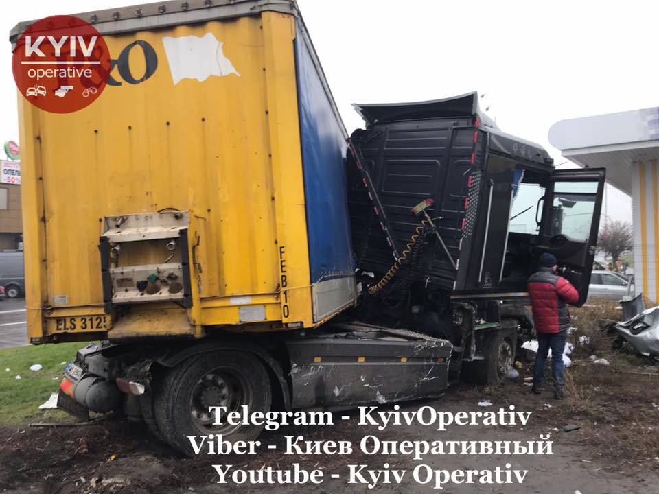 Водій вантажівки влаштував масштабну ДТП заснувши за кермом - 80069205 879329759129778 371792521128312832 n ukrayina, novyny, kyyivshhyna, dtp Водій вантажівки влаштував масштабну ДТП заснувши за кермом - - 80069205 879329759129778 371792521128312832 n