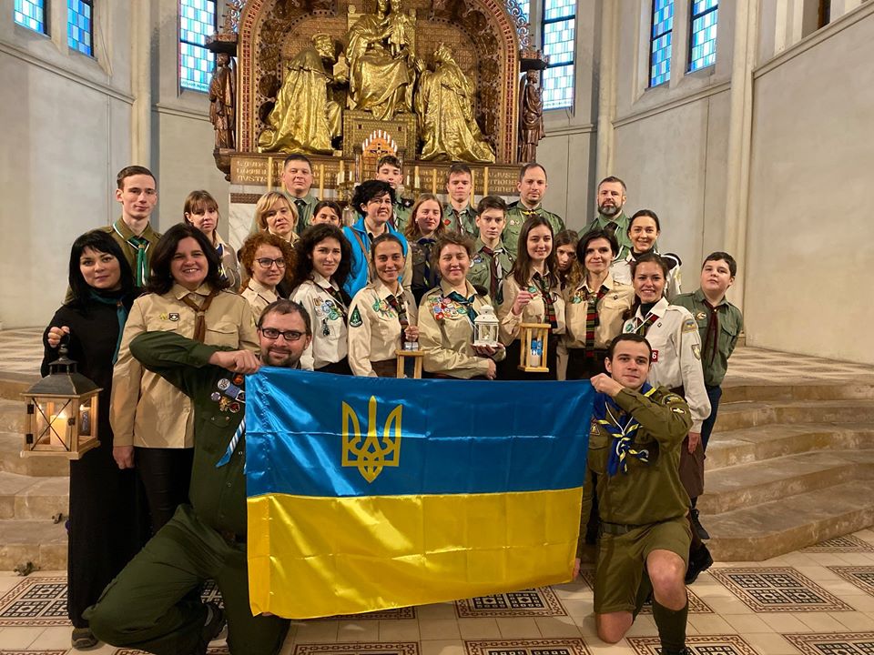 Українські пластуни привезуть із Відня Віфлеємський вогонь миру - 80199119 10156773371362393 6406605889976926208 o ukrayina-suspilstvo, novyny, kultura Українські пластуни привезуть із Відня Віфлеємський вогонь миру - - 80199119 10156773371362393 6406605889976926208 o