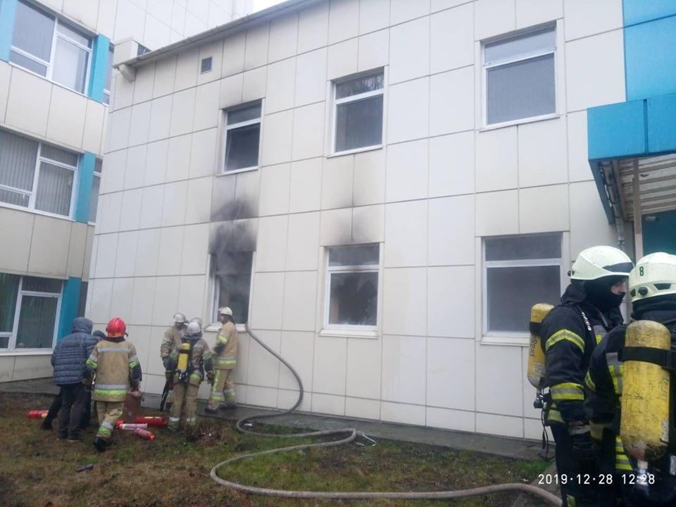 У Києві горів Інститут токсикології - 80616431 2663079177105341 4989198263467900928 o pozhezhi, novyny, kyyivshhyna У Києві горів Інститут токсикології - - 80616431 2663079177105341 4989198263467900928 o