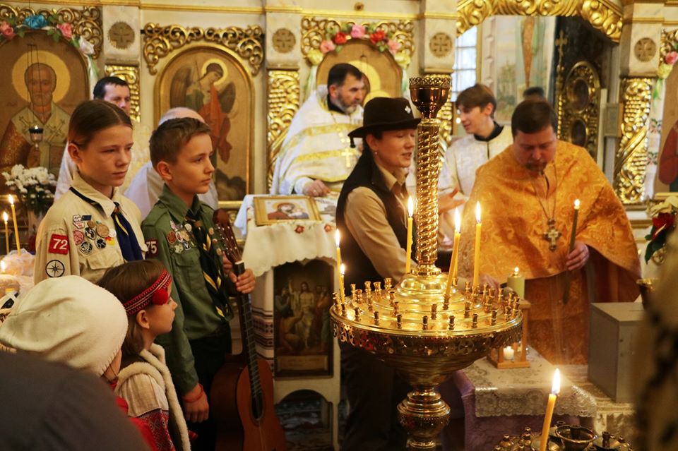 У храмах Обухова запалав Вифлеємський вогонь миру - 81347323 10212852882156245 3786362276739547136 o obuhiv, novyny, kultura У храмах Обухова запалав Вифлеємський вогонь миру - - 81347323 10212852882156245 3786362276739547136 o