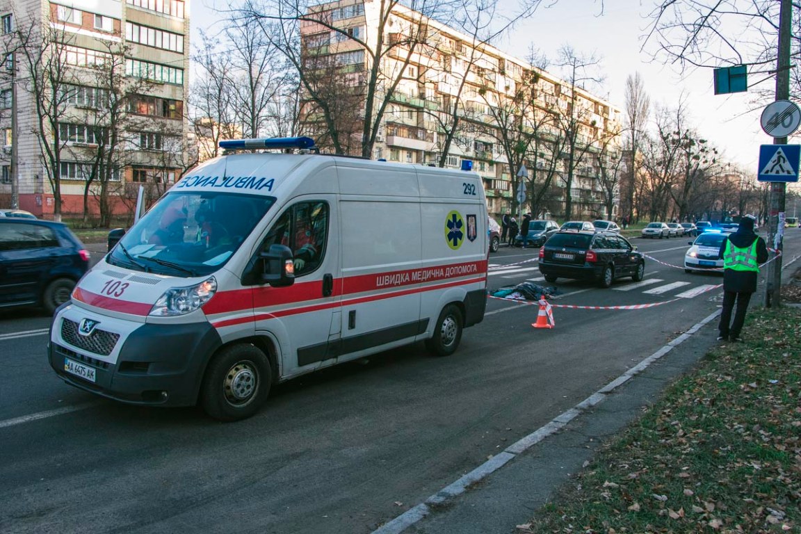 Здавав назад та задавив: у Києві на пішохідному переході загинула жінка DTP-1-iz-10 Здавав назад та задавив: у Києві на пішохідному переході загинула жінка