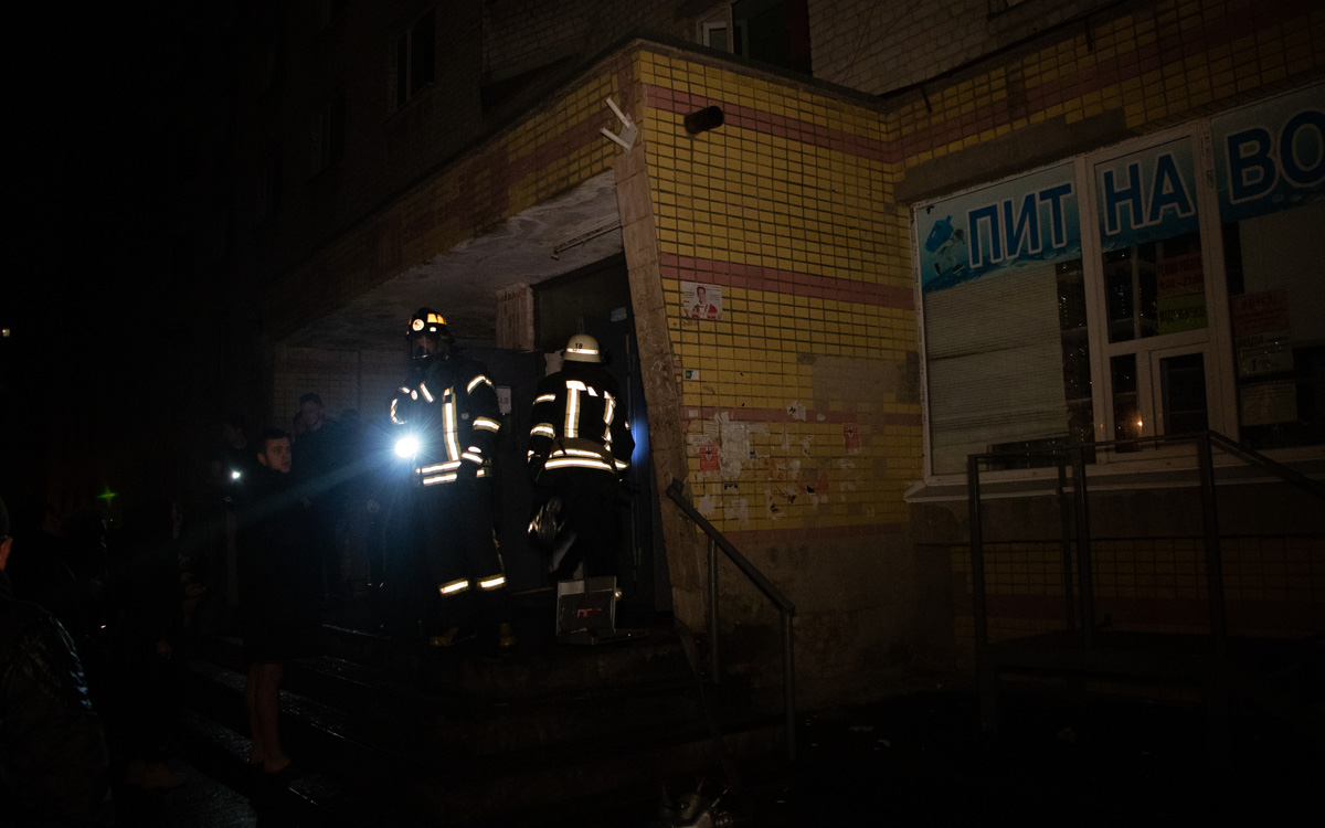 У Києві горів гуртожиток Національного авіаційного університету - Pozhar NAU 4 of 8 ukrayina, pozhezhi, novyny, nadzvychajni-sytuatsiyi, kyyivshhyna У Києві горів гуртожиток Національного авіаційного університету - - Pozhar NAU 4 of 8
