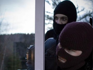 Під Обуховом група осіб обікрала будинок лікаря НАМН, прихопивши 200 тисяч доларів - top photo obuhiv, novyny, kryminal Під Обуховом група осіб обікрала будинок лікаря НАМН, прихопивши 200 тисяч доларів - - top photo