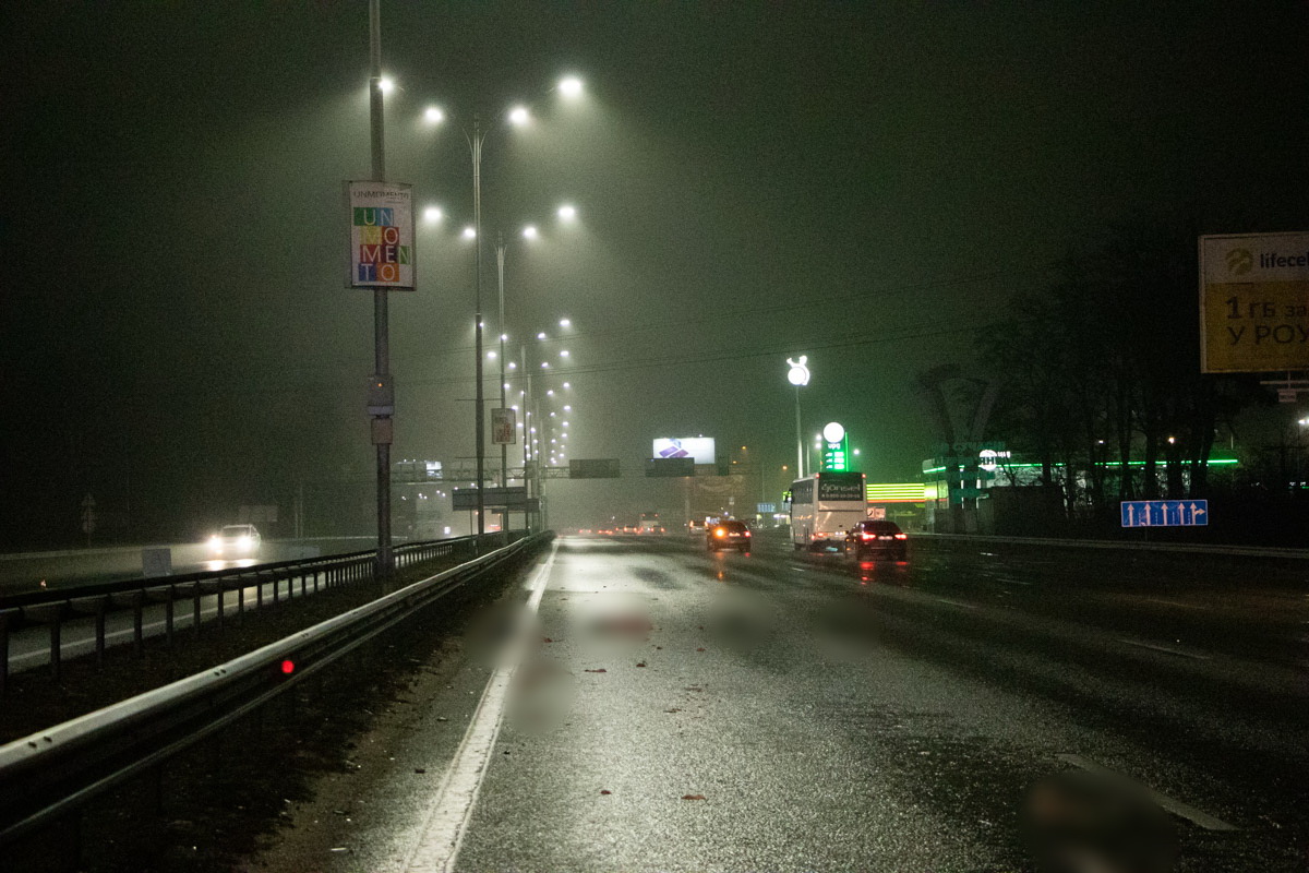 Під Борисполем частини тіла збитого пішохода розтягали по трасі проїжджаючі авто trup_dtp-5 Під Борисполем частини тіла збитого пішохода розтягали по трасі проїжджаючі авто