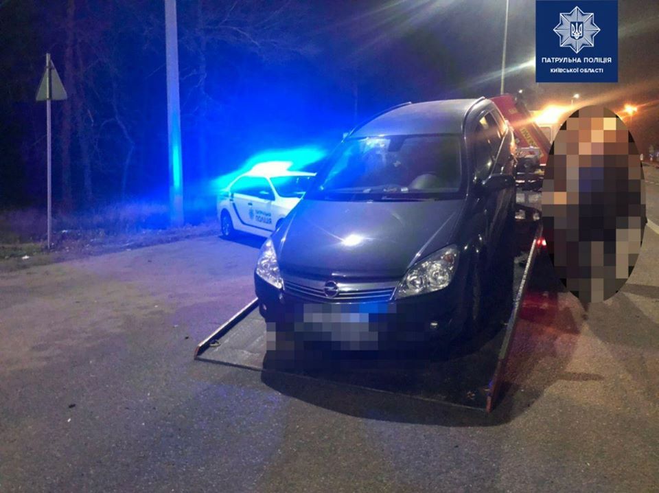 З підробним посвідченням та наркотиками: поліція Чайок зупинила зухвалого водія 82621239_1648837941956459_2807414972282306560_o З підробним посвідченням та наркотиками: поліція Чайок зупинила зухвалого водія