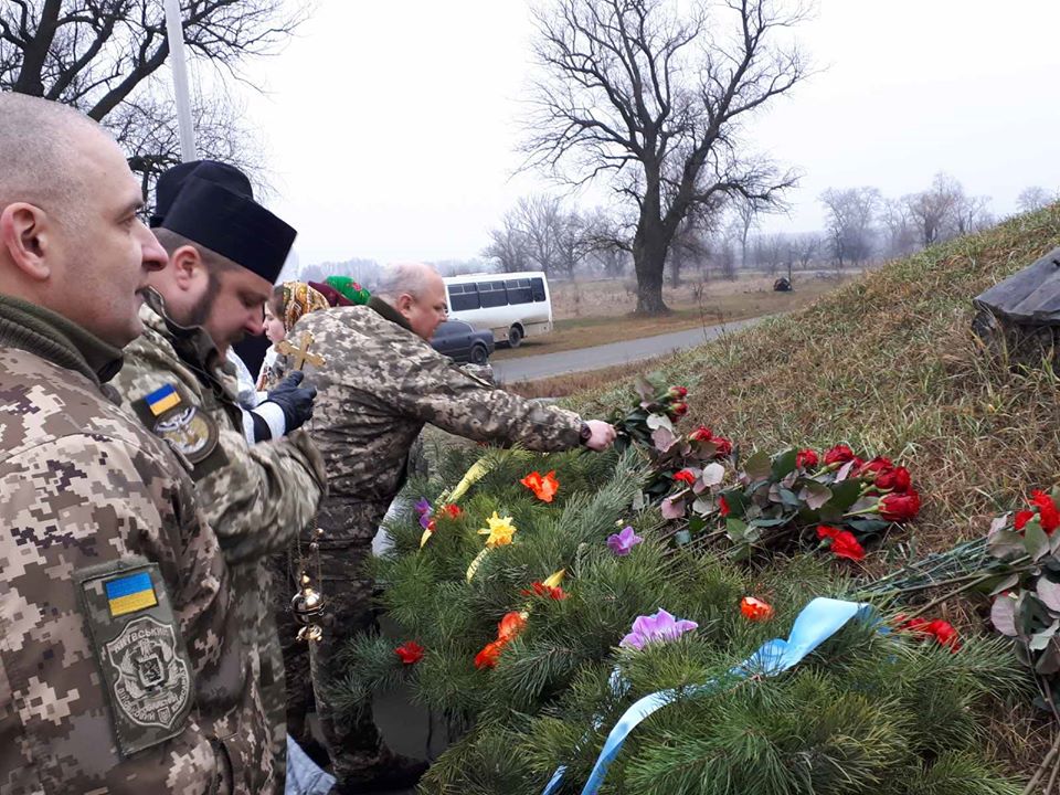 У Літках на Броварщині вшанували загиблих у 1918 році військових студентів - 84707901 611834546046494 4979288433886232576 o suspilstvo, novyny, kyyivshhyna-suspilstvo, kyyivshhyna, brovary У Літках на Броварщині вшанували загиблих у 1918 році військових студентів - - 84707901 611834546046494 4979288433886232576 o
