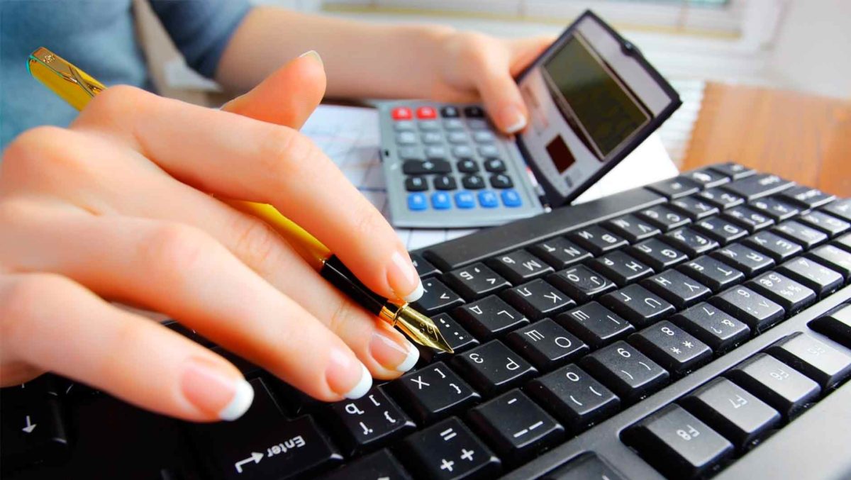В Україні планують скасувати біля 40% форм Держстату - buchgalter 3 1200x677 ukrayina, novyny, kyyivshhyna В Україні планують скасувати біля 40% форм Держстату - - buchgalter 3 1200x677