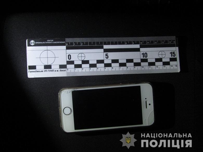 "Поціновувач" чужих телефонів: у Києві затримали грабіжника - hrabizhgolos020120201 prygody, novyny, kryminal, kyyivshhyna "Поціновувач" чужих телефонів: у Києві затримали грабіжника - - hrabizhgolos020120201