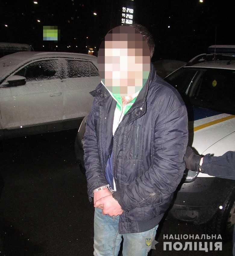 "Поціновувач" чужих телефонів: у Києві затримали грабіжника - hrabizhgolos020120203 prygody, novyny, kryminal, kyyivshhyna "Поціновувач" чужих телефонів: у Києві затримали грабіжника - - hrabizhgolos020120203