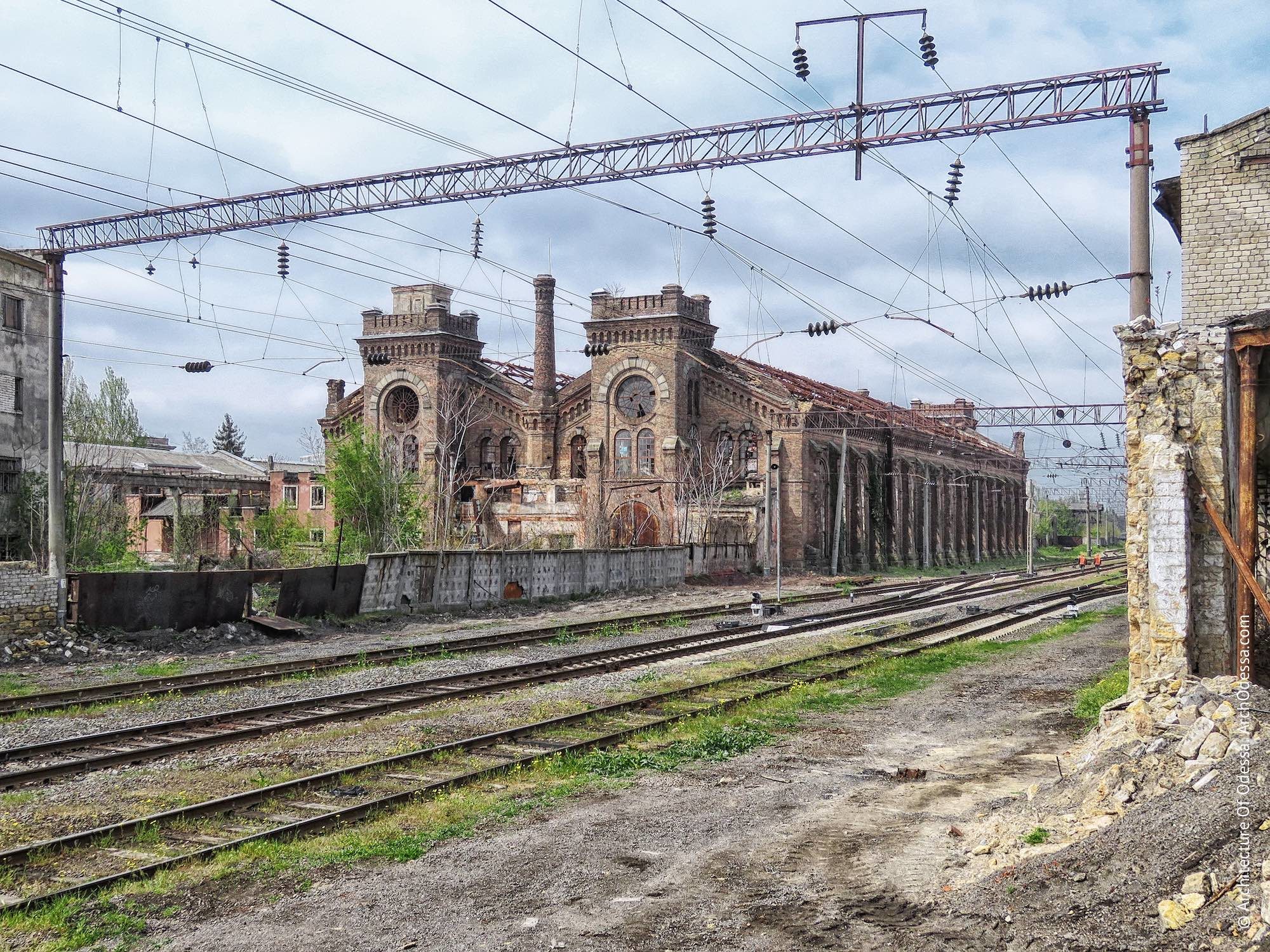 Одесити під великий простір викупили стару будівлю паровозного депо - krayan.locomotive department 72 2x 2000x1500 ukrayina-suspilstvo, novyny, kultura Одесити під великий простір викупили стару будівлю паровозного депо - - krayan.locomotive department 72 2x 2000x1500