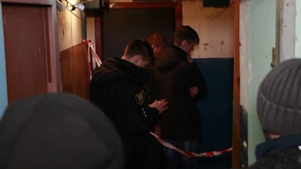Підозрюваних у вбивстві двох дівчат в Києві затримали в Одесі (фото 18+) - ubijstvonovyj god 600x338 5e122ba18ff0b ukrayina, novyny, nadzvychajni-sytuatsiyi, kryminal, kyyivshhyna Підозрюваних у вбивстві двох дівчат в Києві затримали в Одесі (фото 18+) - - ubijstvonovyj god 600x338 5e122ba18ff0b
