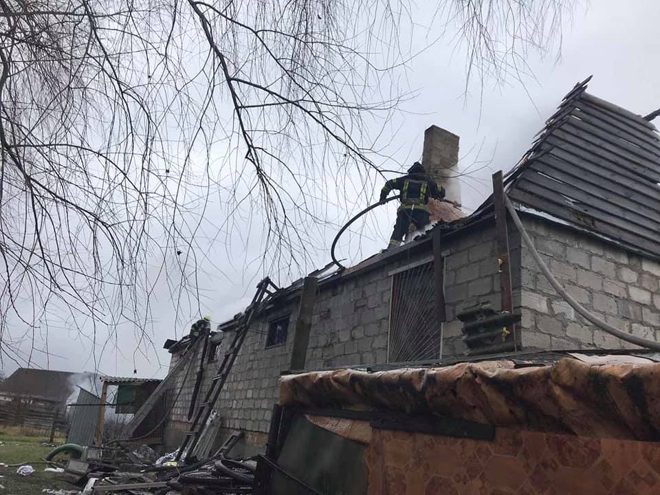 На Броварщині горів житловий будинок 25.02.2020 87290597_1525039054313002_4618159479035265024_n На Броварщині горів житловий будинок 25.02.2020