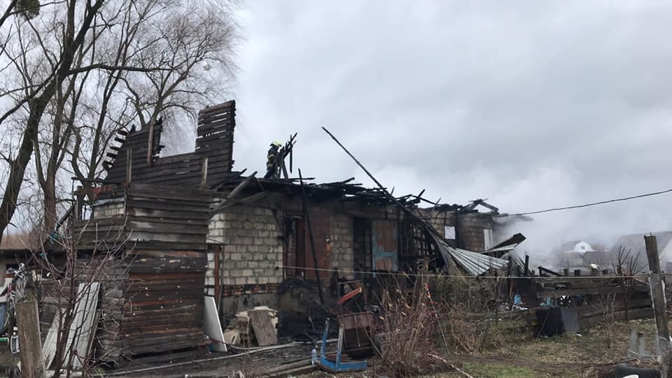 На Броварщині горів житловий будинок 25.02.2020 87414575_1525039200979654_8085886868048052224_n На Броварщині горів житловий будинок 25.02.2020