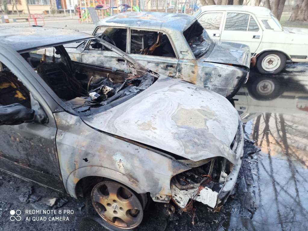 У Броварах згоріли дві автівки pr У Броварах згоріли дві автівки