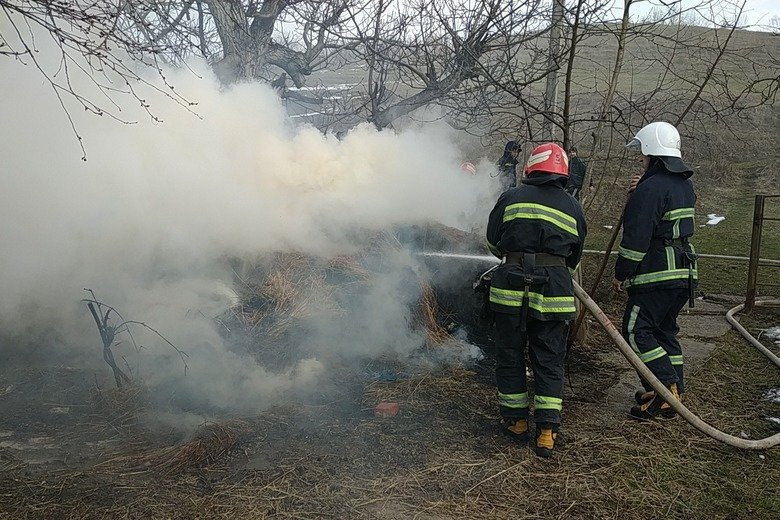 У Яготині кожен бажаючий на період карантину може стати пожежником - 8276784715267766908030724939268332349030400o 5e29a17f73cb3 yagotyn, pozhezhi, novyny, kyyivshhyna У Яготині кожен бажаючий на період карантину може стати пожежником - - 8276784715267766908030724939268332349030400o 5e29a17f73cb3