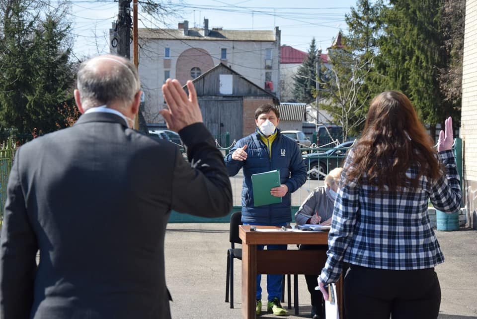 У Переяславі засідання виконкому провели на вулиці - 90713121 857269711413350 489322535951794176 n novyny, kyyivshhyna У Переяславі засідання виконкому провели на вулиці - - 90713121 857269711413350 489322535951794176 n
