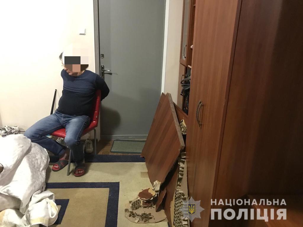 У Вишгороді затримали чоловіка, який зв'язав та погрожував вбити колишню дружину - WhatsApp Image 2020 04 18 at 12.52.11 prygody, novyny, kryminal, kyyivshhyna, vyshgorod У Вишгороді затримали чоловіка, який зв'язав та погрожував вбити колишню дружину - - WhatsApp Image 2020 04 18 at 12.52.11