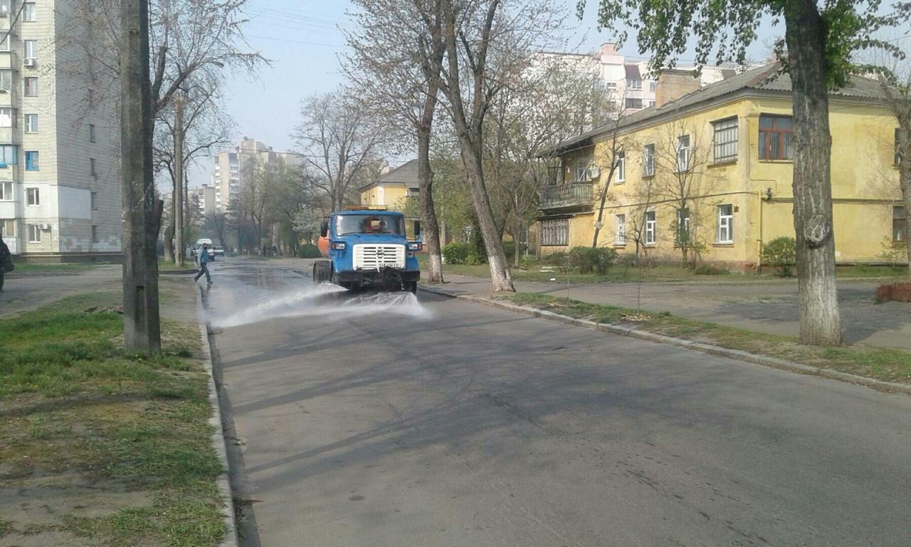 У Києві цілодобово миють вулиці і тротуари - imgbig 4 novyny, kyyivshhyna-suspilstvo, kyiv У Києві цілодобово миють вулиці і тротуари - - imgbig 4