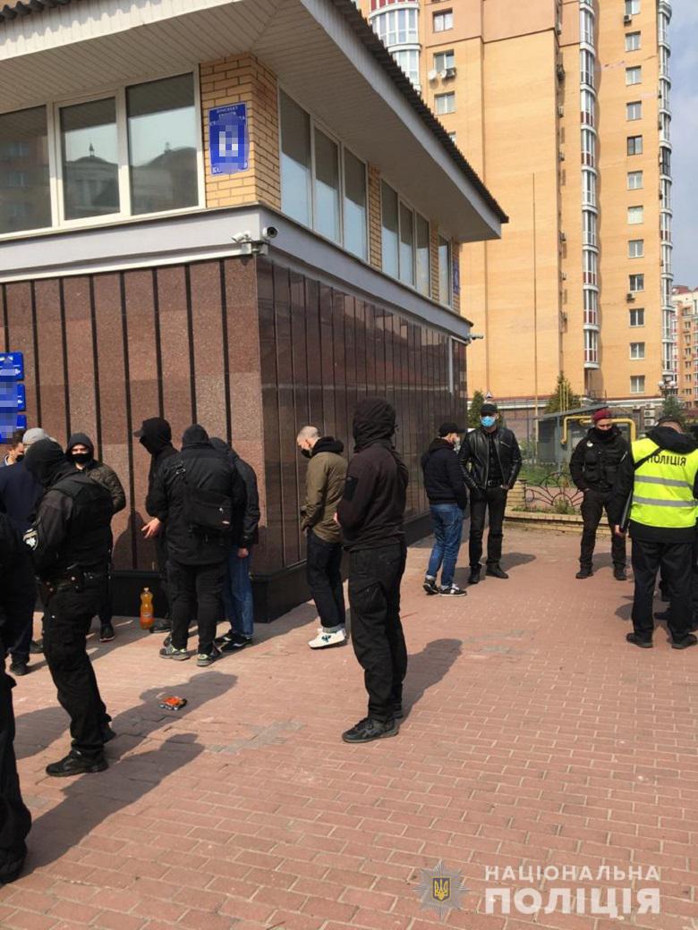 На столичній Оболоні затримано групу осіб, яка намагалася захопити приватну компанію - obolreider2 prygody, novyny, kryminal, kyiv На столичній Оболоні затримано групу осіб, яка намагалася захопити приватну компанію - - obolreider2