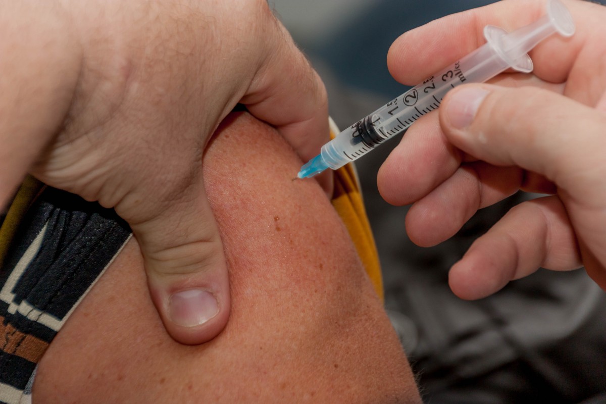 Карантин в Україні зменшив захворюваність на грип - flu shot needle ouch medical vaccination diabetes flu nurse 461033 ukrayina, suspilstvo, novyny, zdorov-ya Карантин в Україні зменшив захворюваність на грип - - flu shot needle ouch medical vaccination diabetes flu nurse 461033