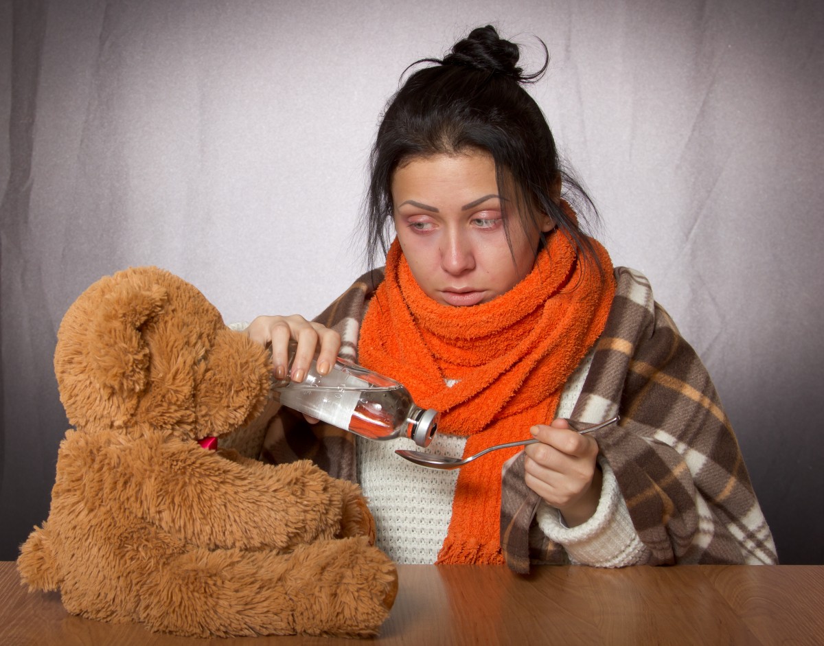 Карантин в Україні зменшив захворюваність на грип - girl flu medication toy 1382309 ukrayina, suspilstvo, novyny, zdorov-ya Карантин в Україні зменшив захворюваність на грип - - girl flu medication toy 1382309