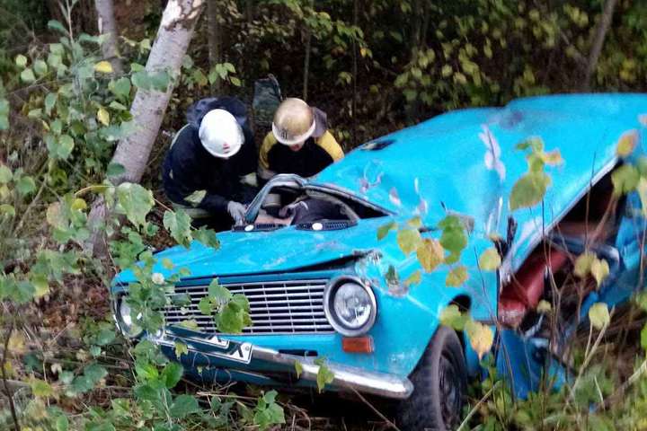 В Іванківському районі перекинувся ВАЗ - VAZ novyny, kyyivshhyna, dtp В Іванківському районі перекинувся ВАЗ - Іванківський район, ДТП з потерпілим - VAZ